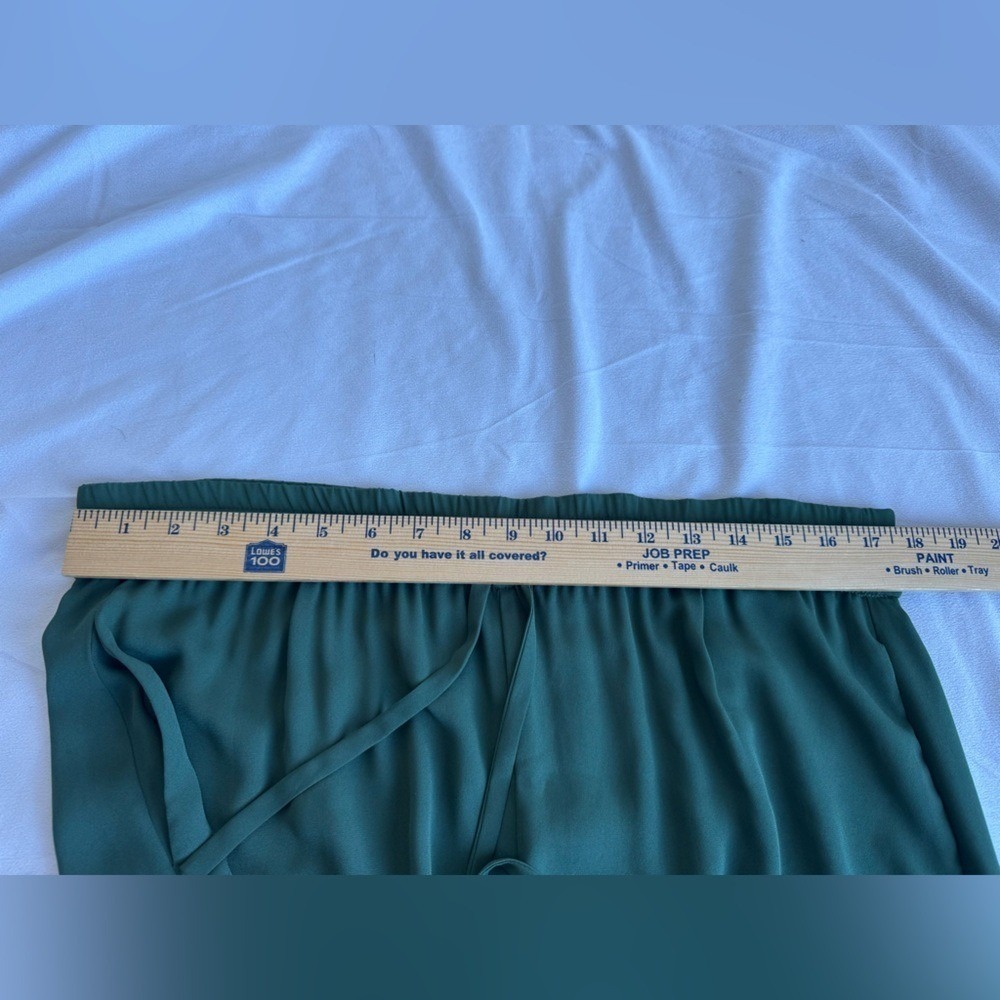 Aritzia Babaton Green Luiz Cropped Wide Leg Pants Size Medium dress Officecore - Picture 7 of 9